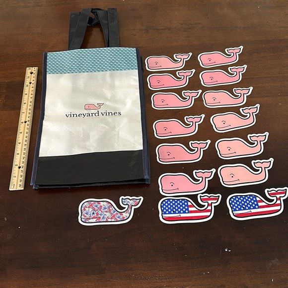 Vineyard Vines small bag with 15 whale stickers on sale! - Picture 1 of 3